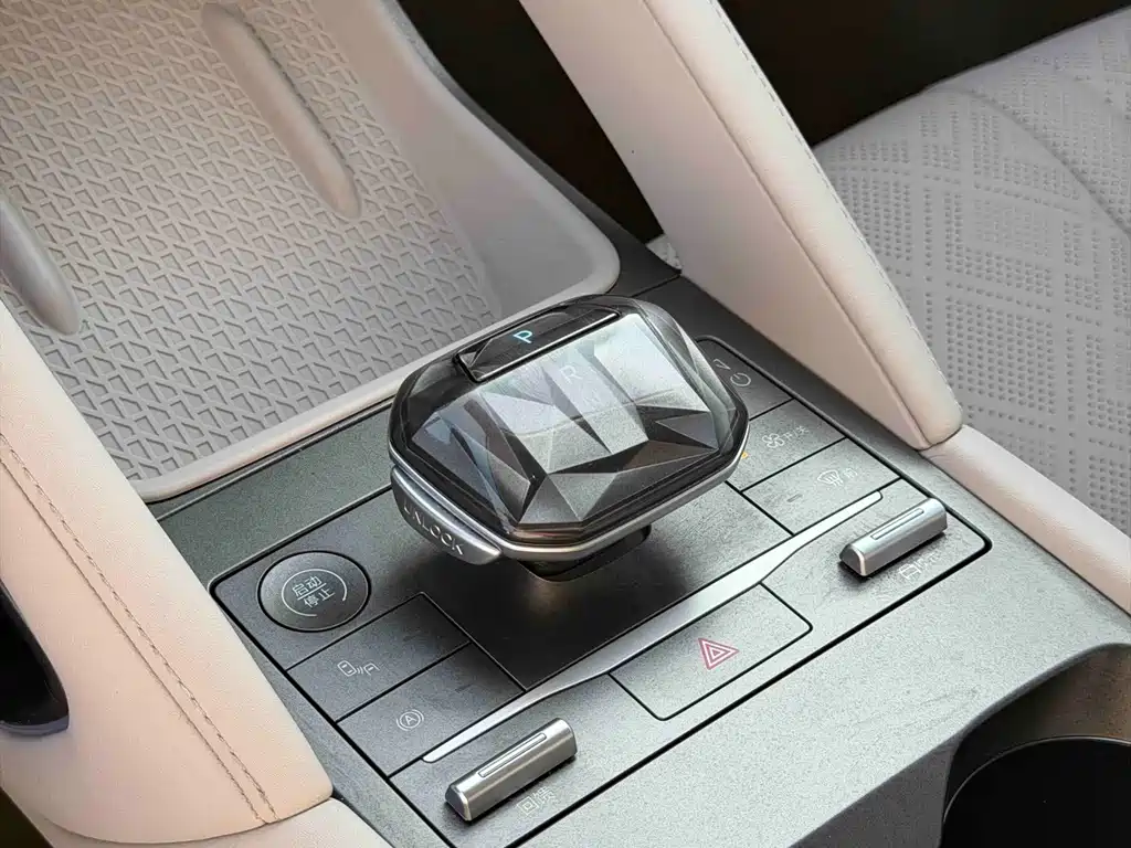 BYD Yuan UP — миниатюра 5
