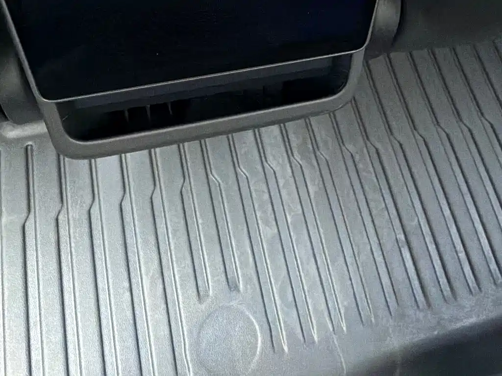 Tesla Model 3 — миниатюра 21