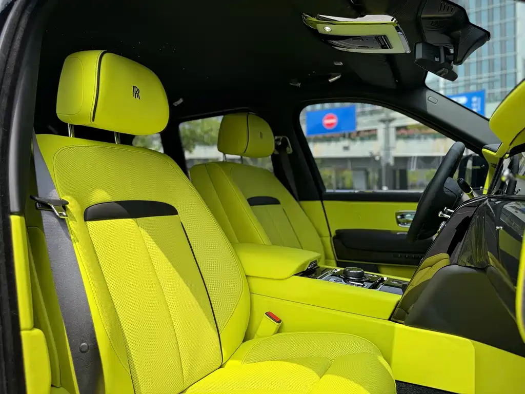 Rolls-Royce Cullinan — миниатюра 18
