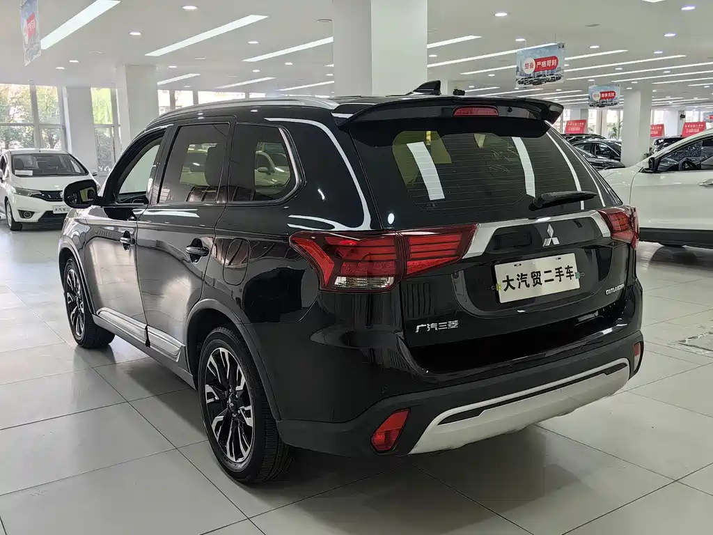 Mitsubishi Outlander — миниатюра 4