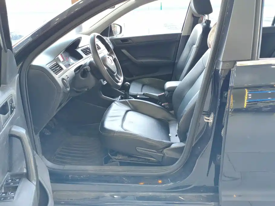 Volkswagen Santana — миниатюра 9