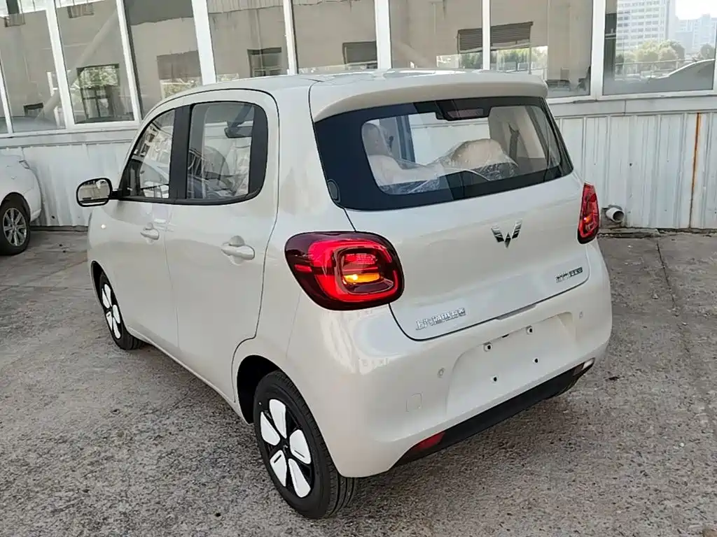 Wuling MINIEV — миниатюра 5