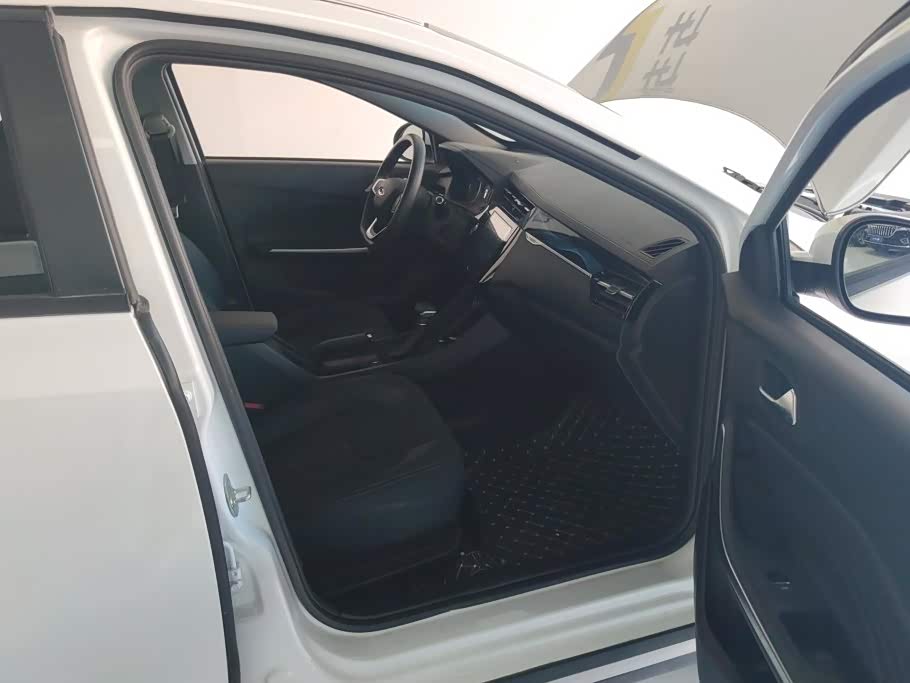 CHERY Tiggo 3x 1.5 л 2025 г. Белый, пробег 10800 км