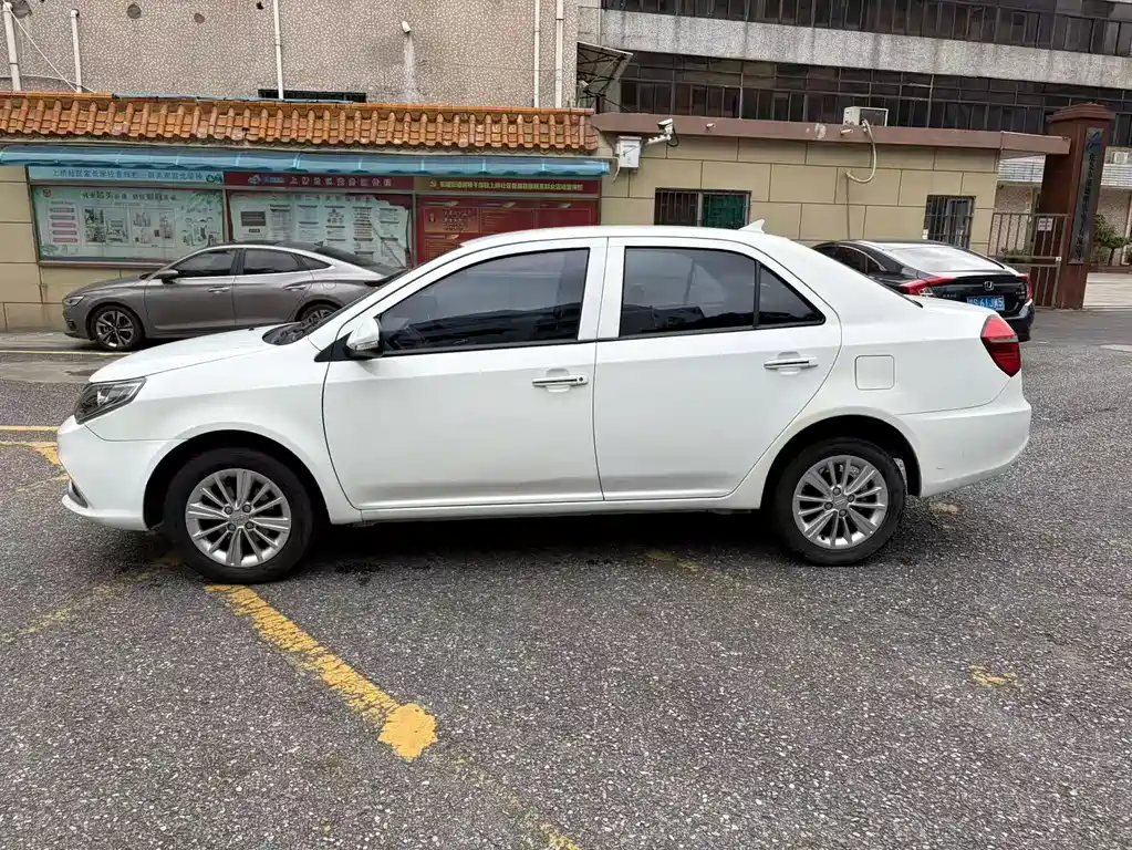 Geely King Kong — миниатюра 8