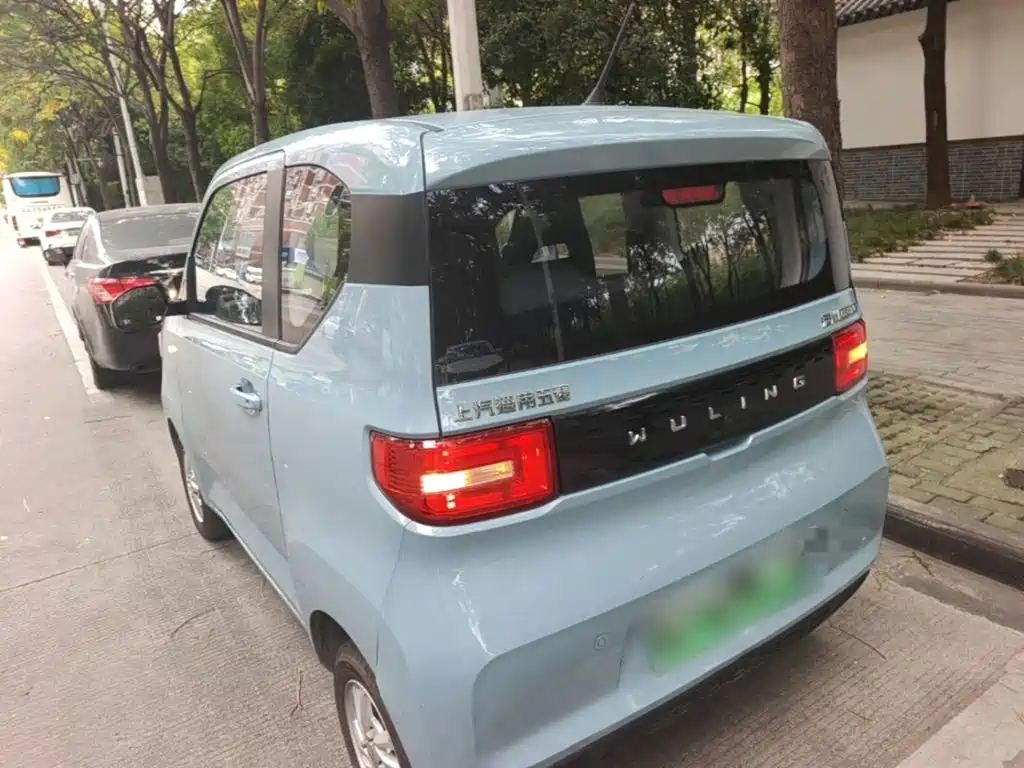 Wuling MINIEV — миниатюра 5
