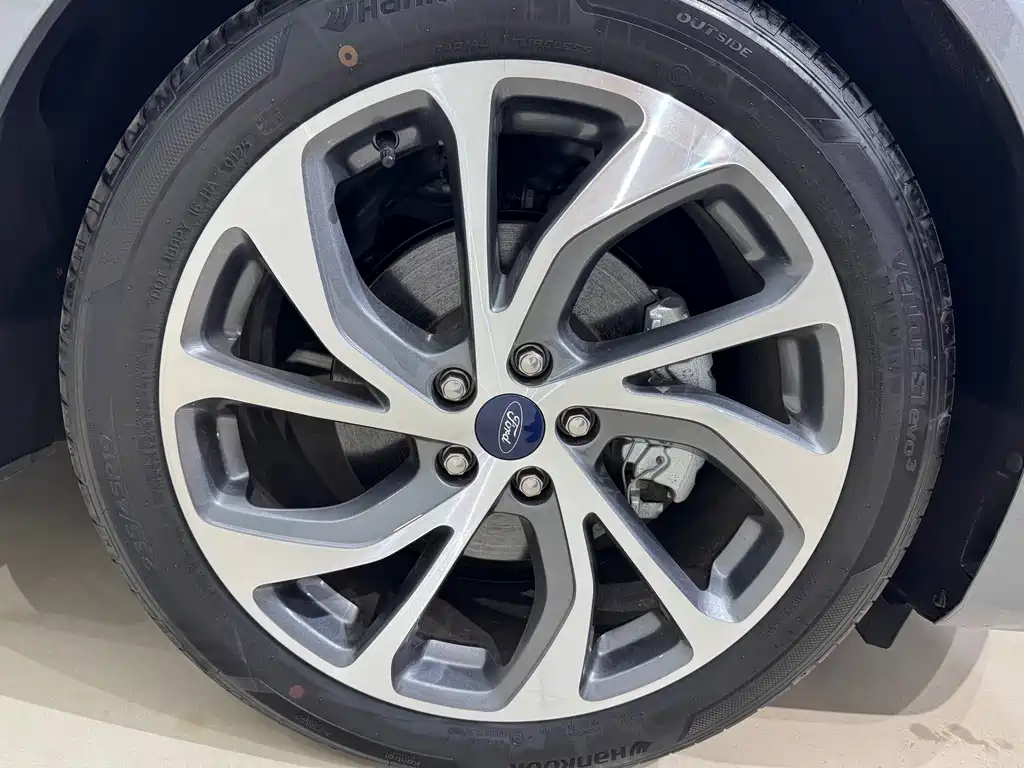Ford Mondeo — миниатюра 7