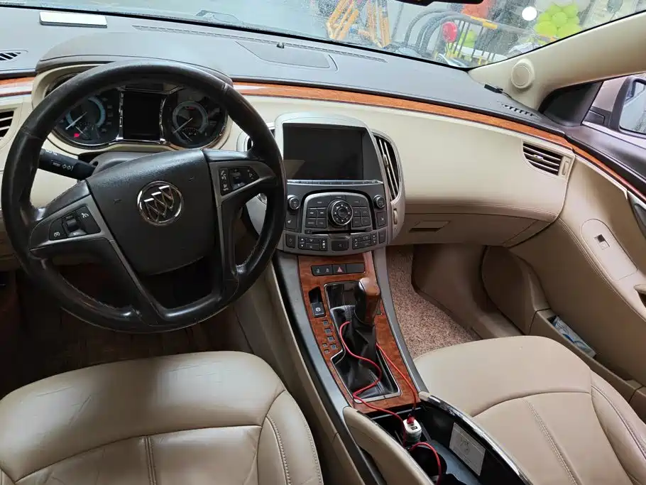 Buick LaCrosse — миниатюра 12