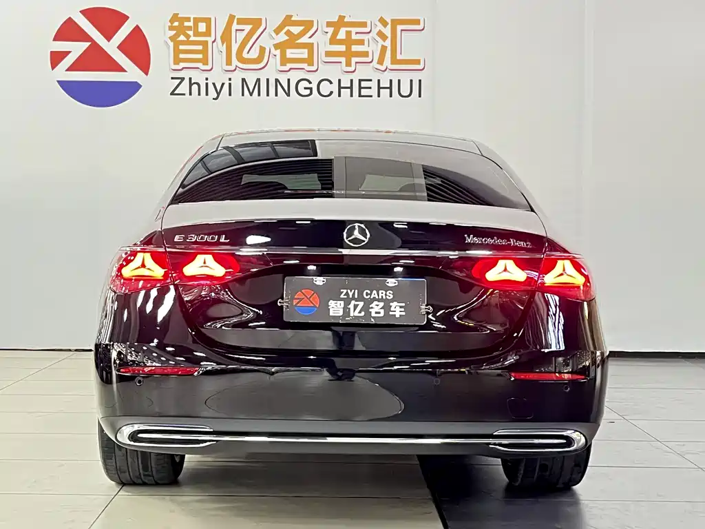 Mercedes-Benz E-Class — миниатюра 9