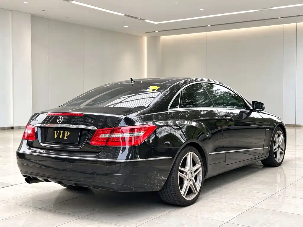 Mercedes-Benz E-Class (Import) — миниатюра 4