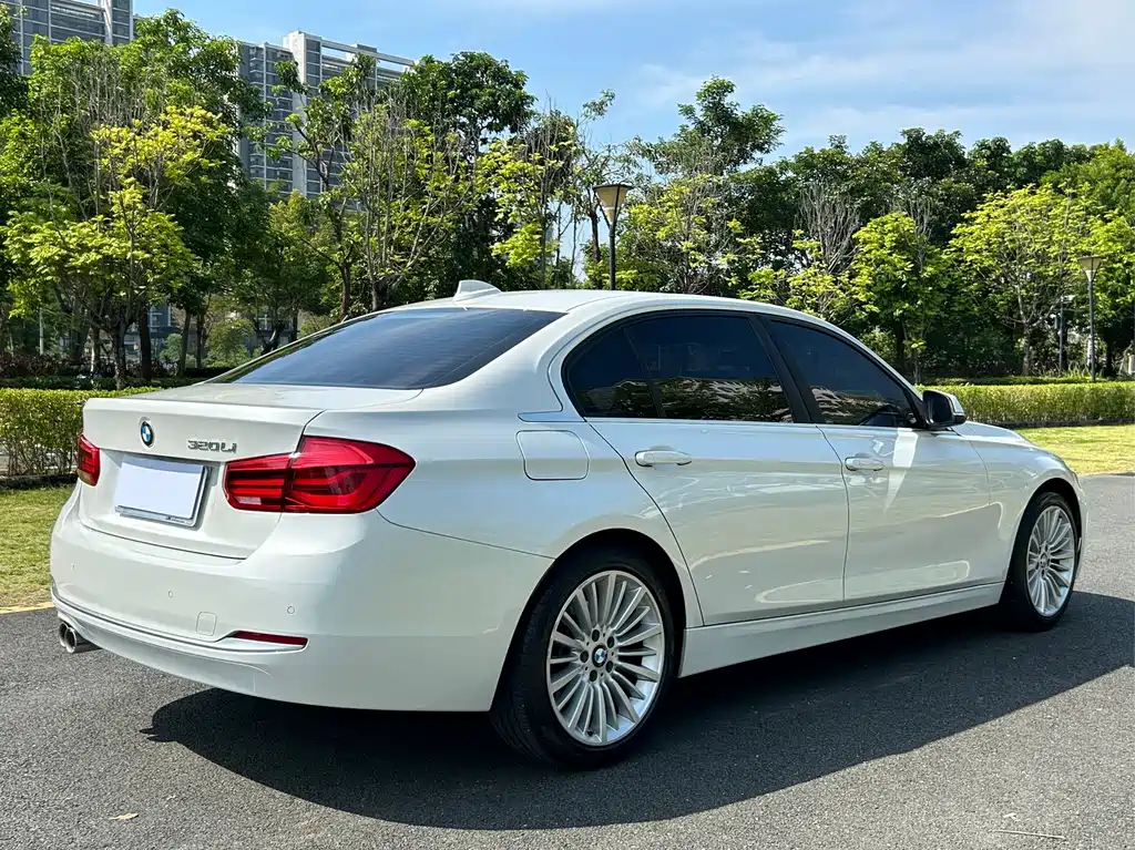 BMW 3 Series — миниатюра 9