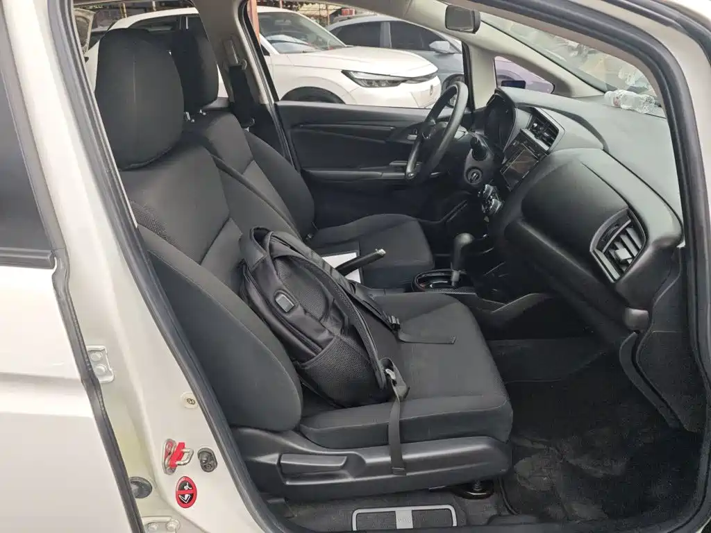 Honda Fit — миниатюра 25