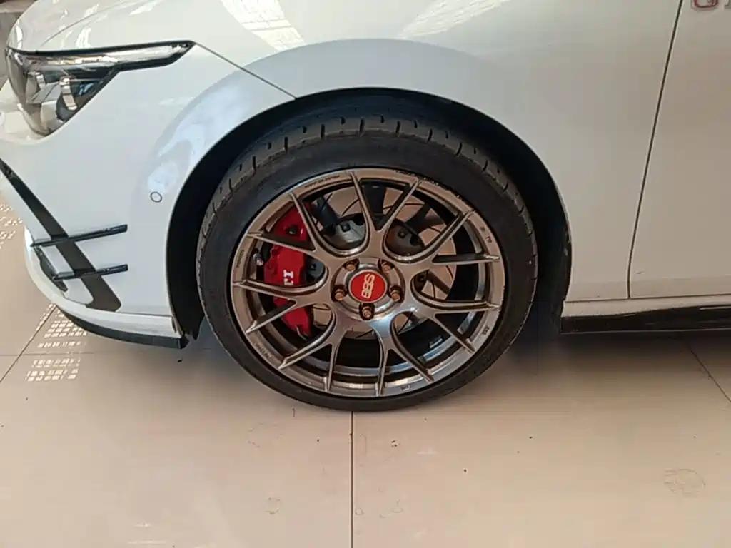 Volkswagen Golf — миниатюра 23