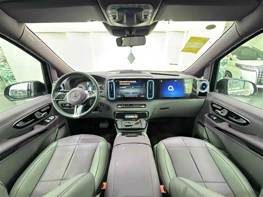 Mercedes-Benz Vito 2024 2.0T 7 мест