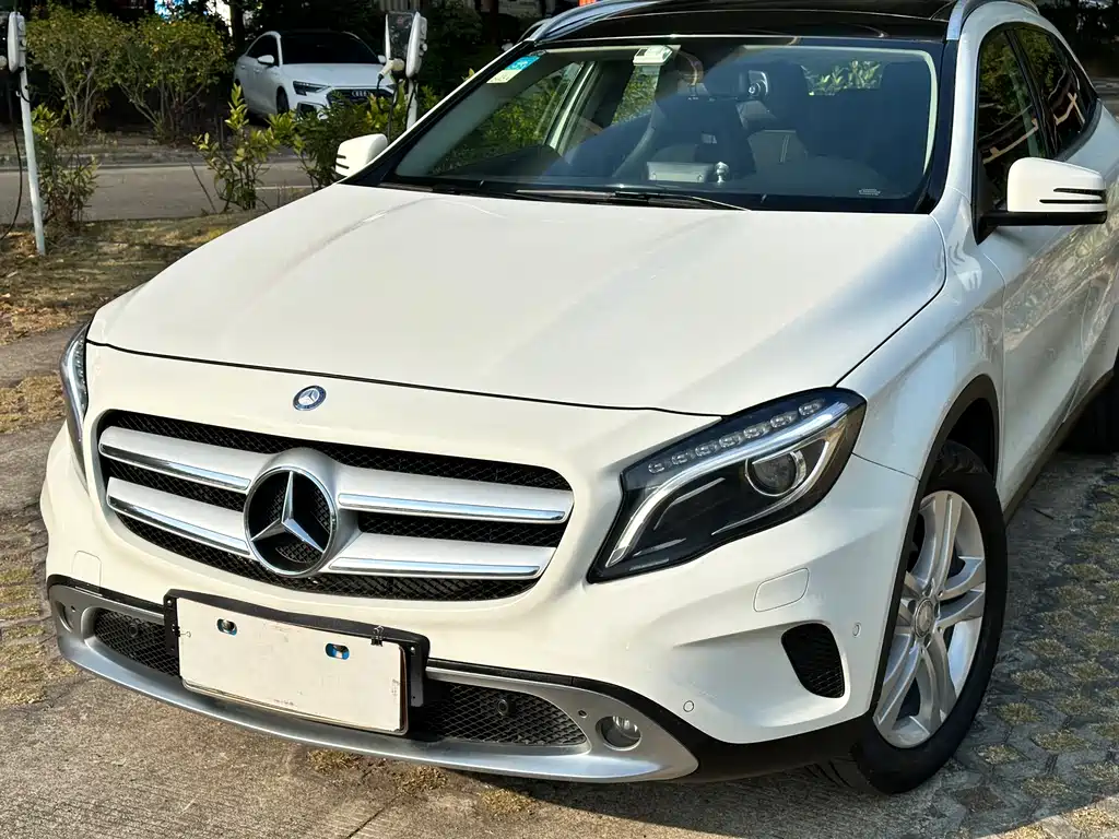 Mercedes-Benz GLA (Import) — миниатюра 13