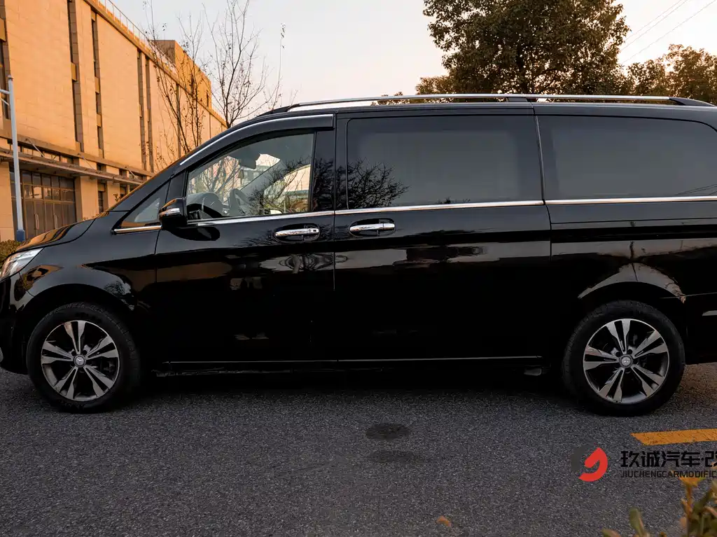 MERCEDES-BENZ V CLASS