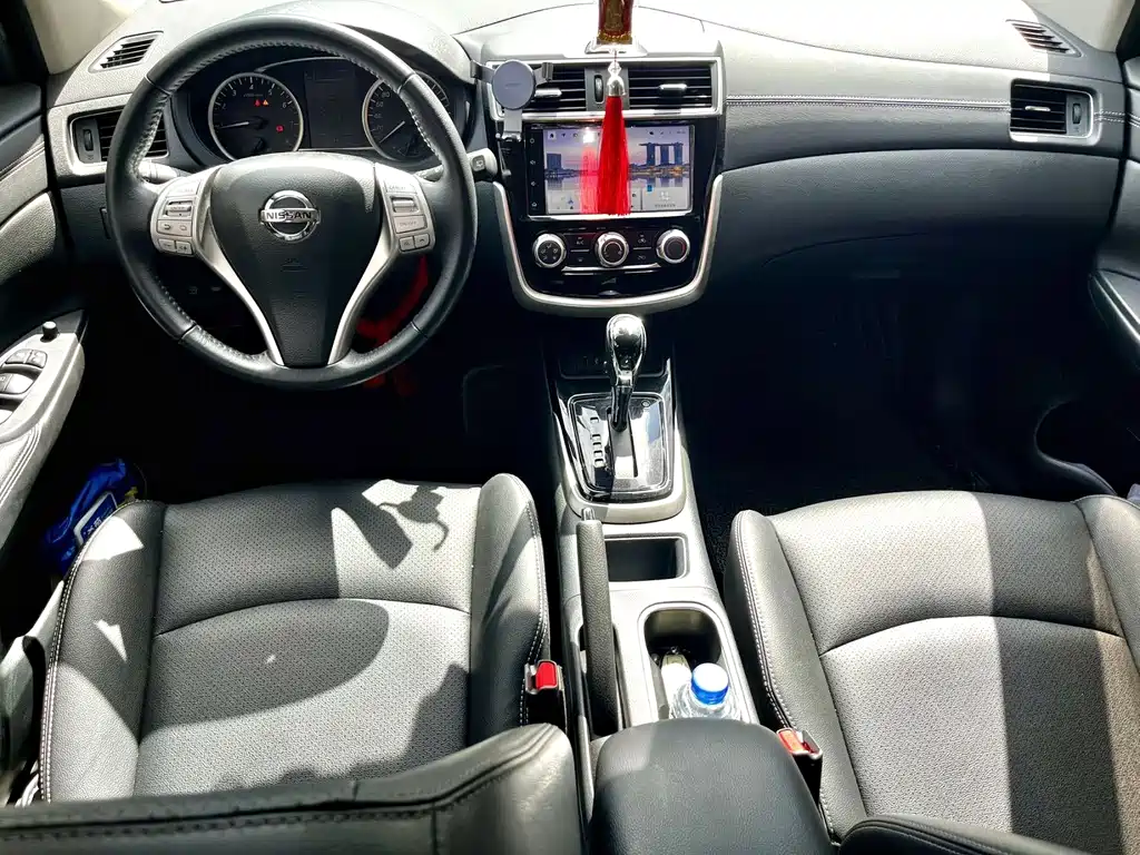 Nissan Tiida — миниатюра 8