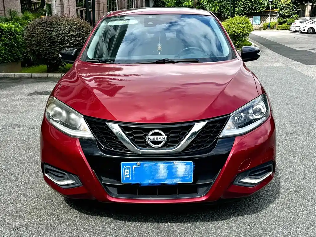 Nissan Tiida — миниатюра 2