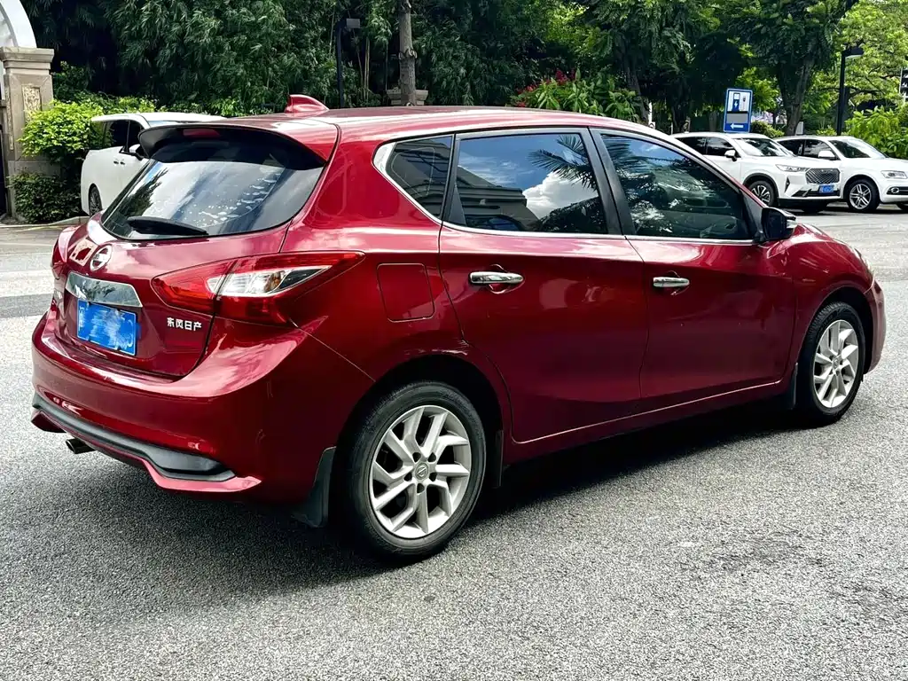 Nissan Tiida — миниатюра 6