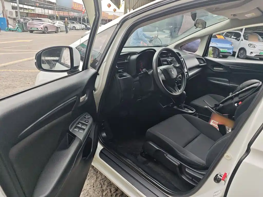 Honda Fit — миниатюра 16