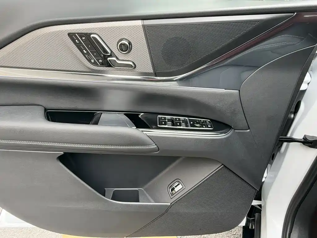 Cadillac XT5 — миниатюра 18