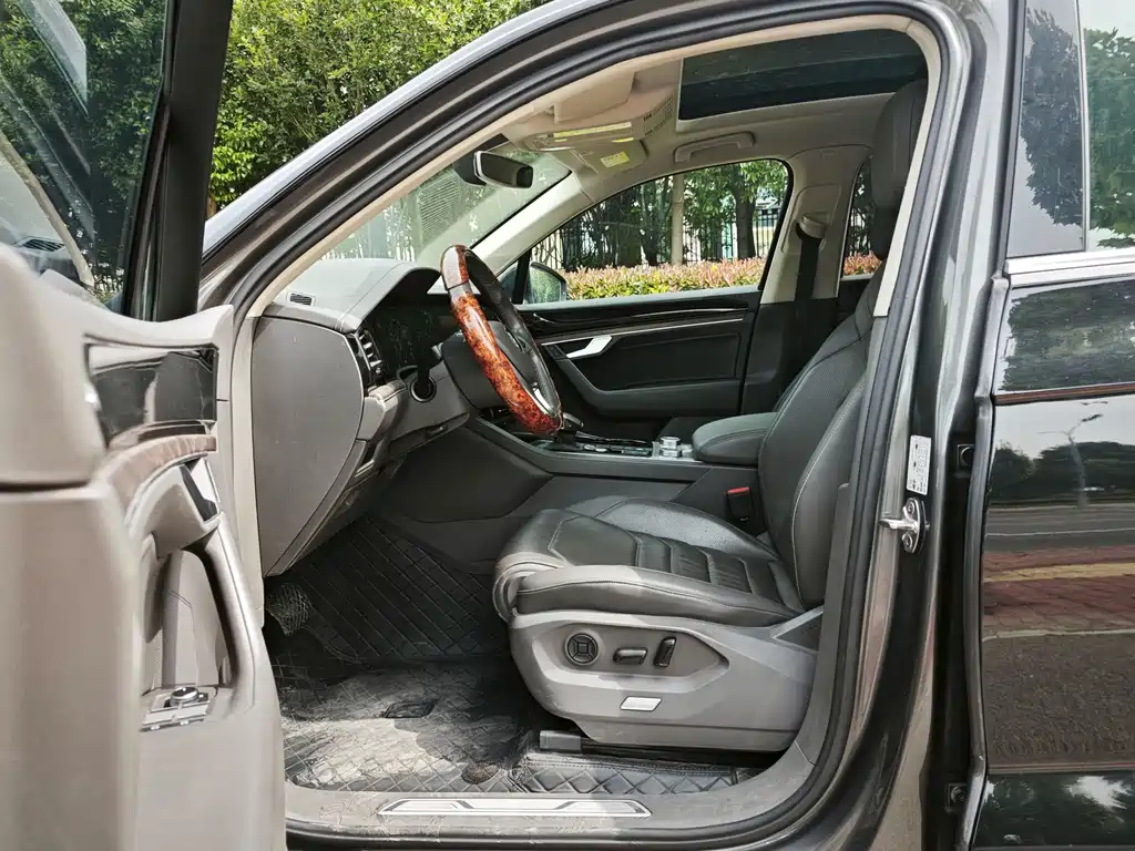 Volkswagen Touareg — миниатюра 2