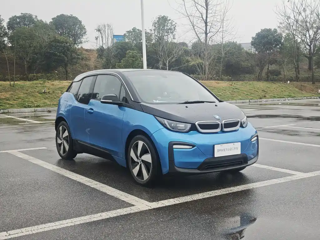 BMW I3