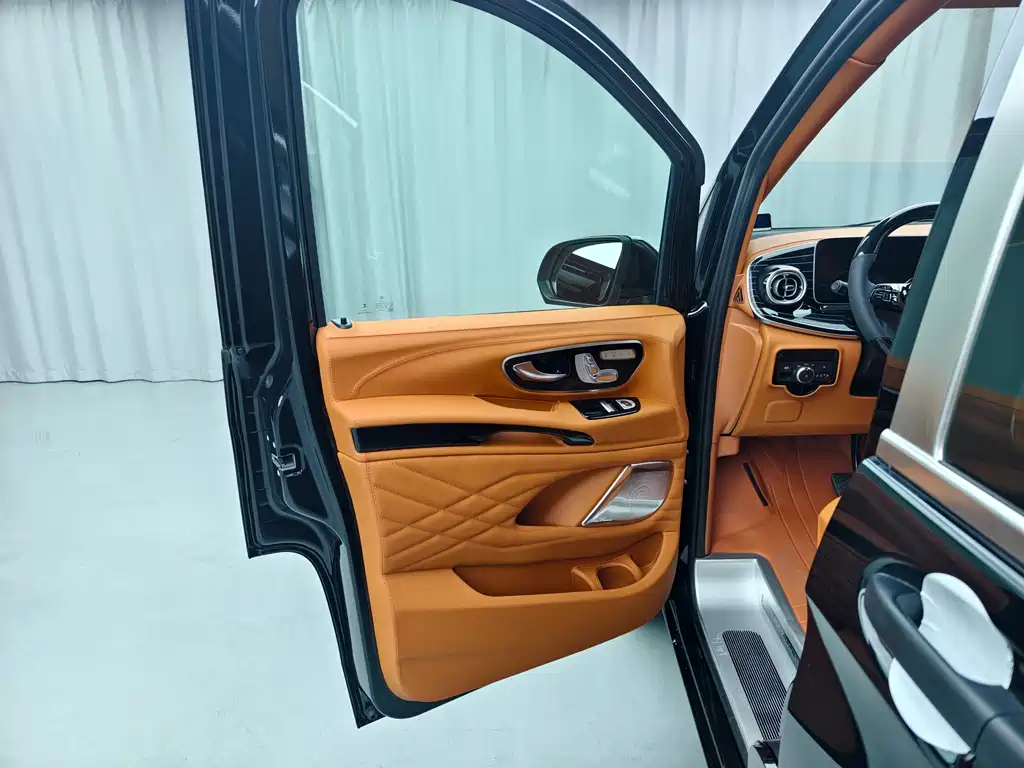 Mercedes-Benz Vito 2024 2.0T 8 мест