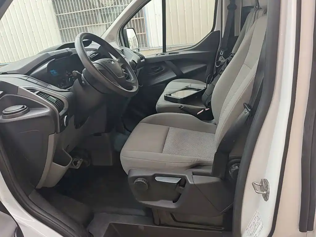 Ford Transit — миниатюра 15