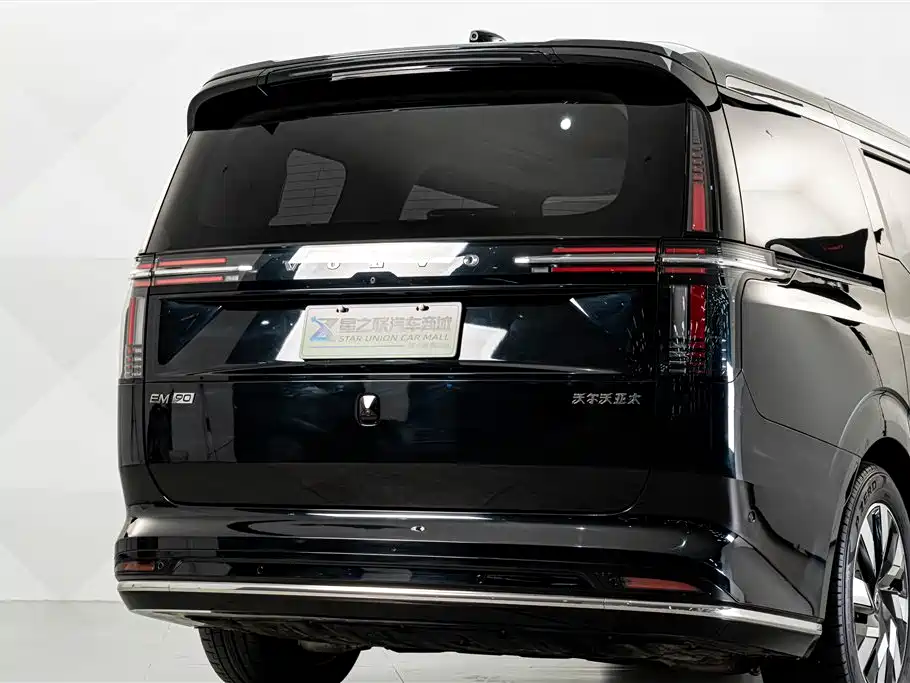 Volvo EM90 — миниатюра 7