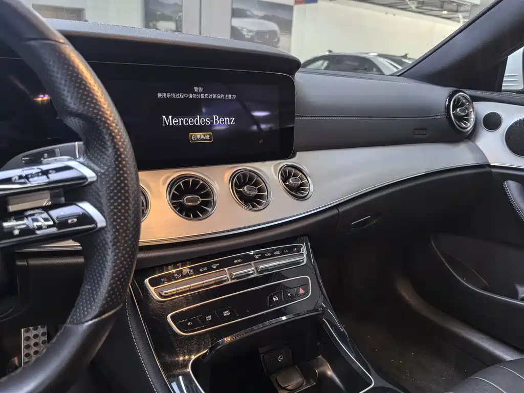 Mercedes-Benz E-Class (Import) — миниатюра 10