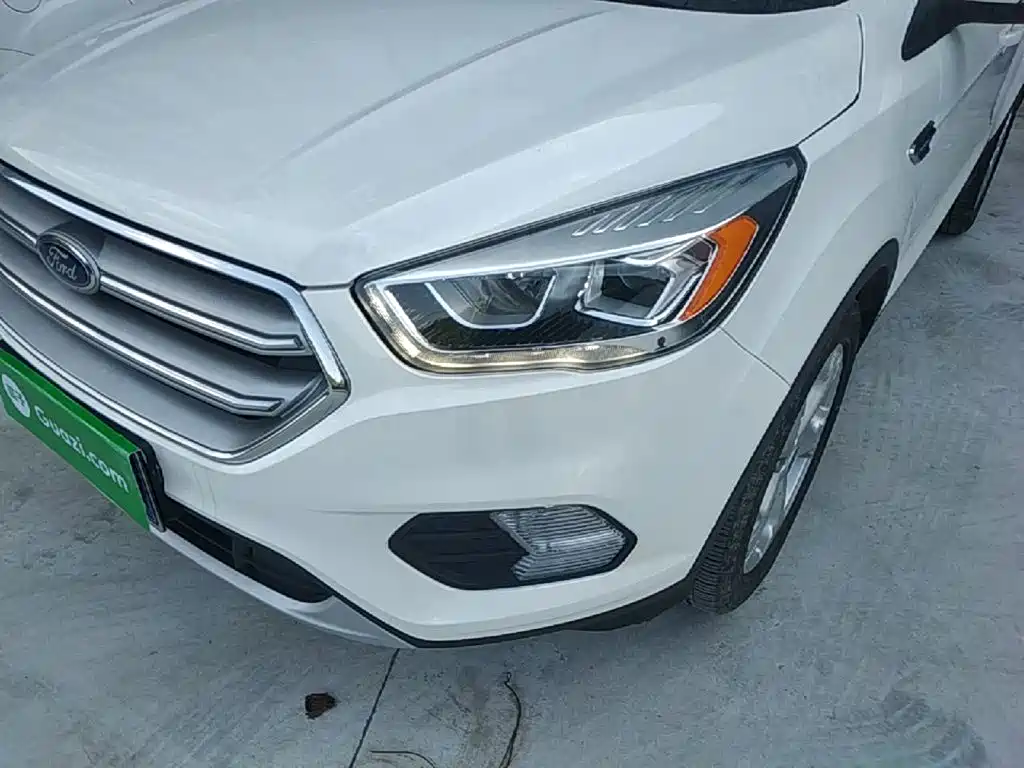 Ford Kuga — миниатюра 24