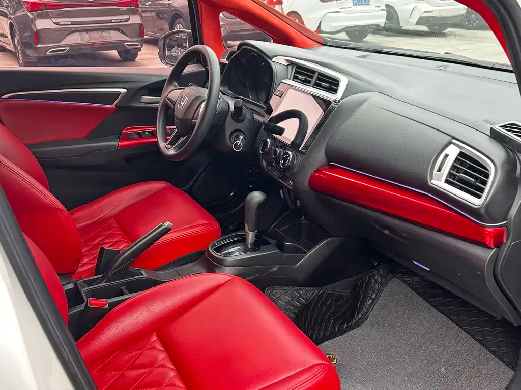 Honda Fit — миниатюра 8