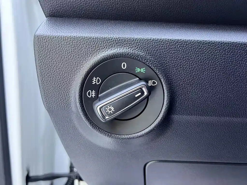 Volkswagen T-Roc — миниатюра 8