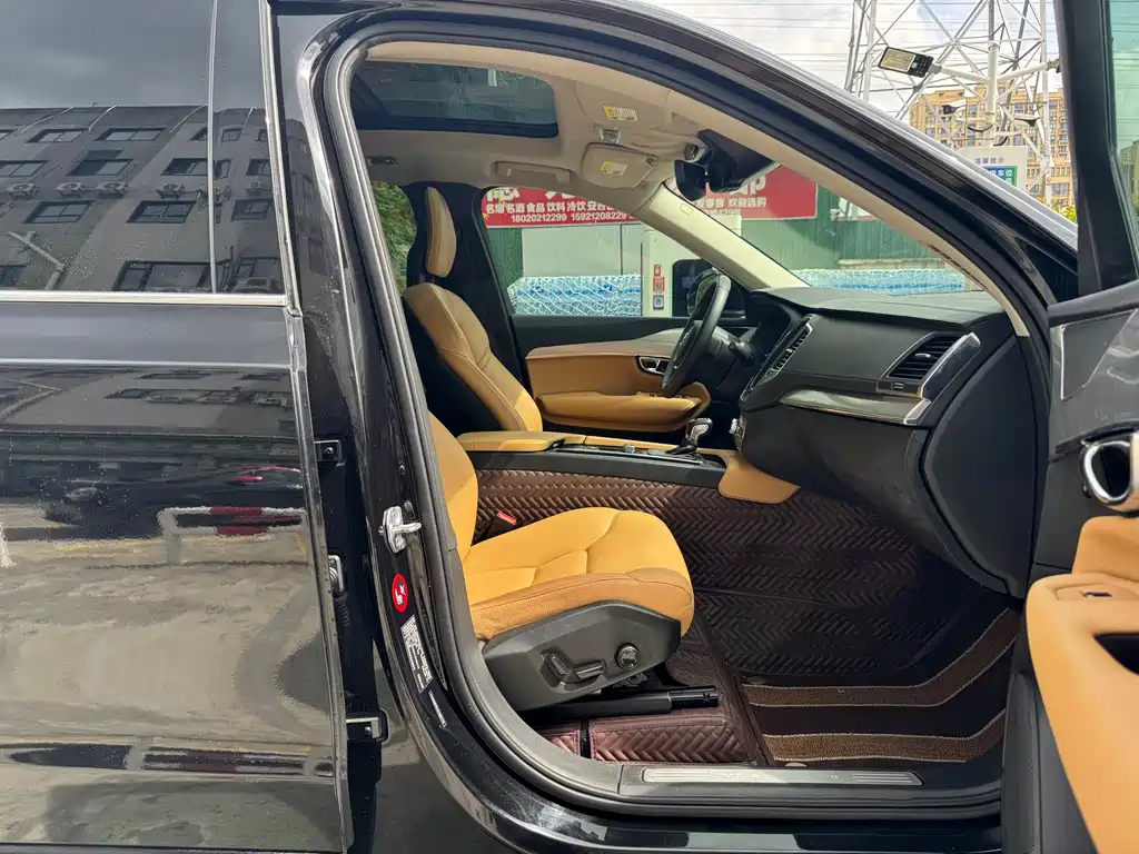 Volvo XC90 — миниатюра 13