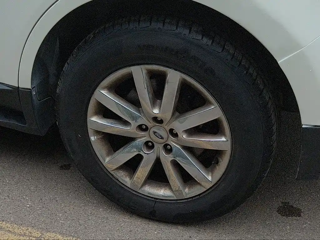 Ford Edge (Import) — миниатюра 7