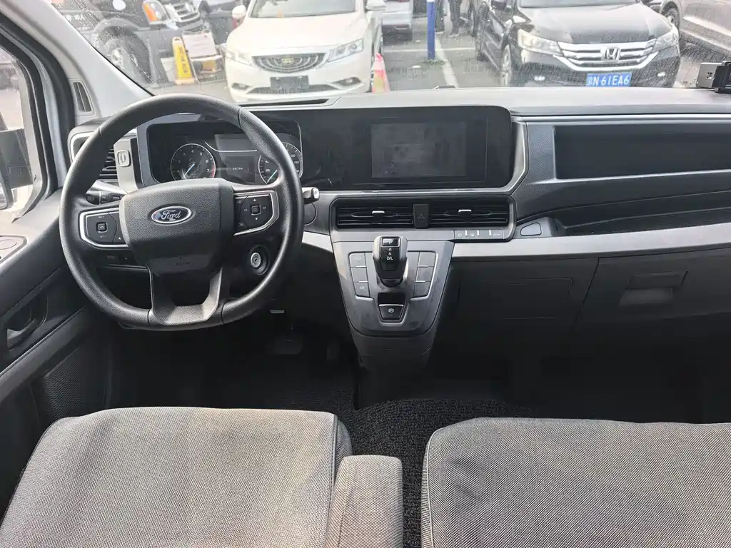 Ford Transit — миниатюра 8