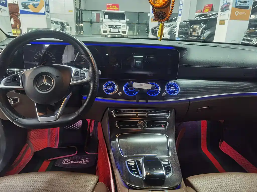 Mercedes-Benz E-Class — миниатюра 8