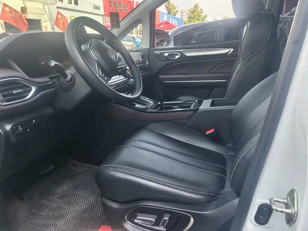 GAC Motor Trumpchi M6 — миниатюра 5
