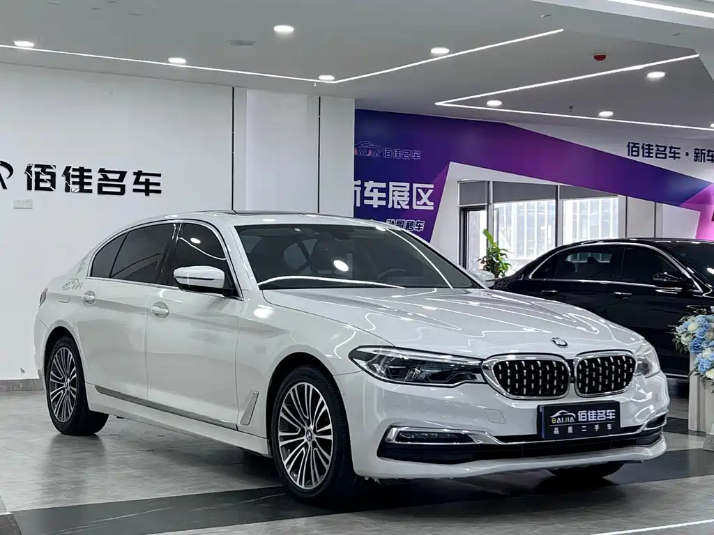 BMW 5 Series — миниатюра 3