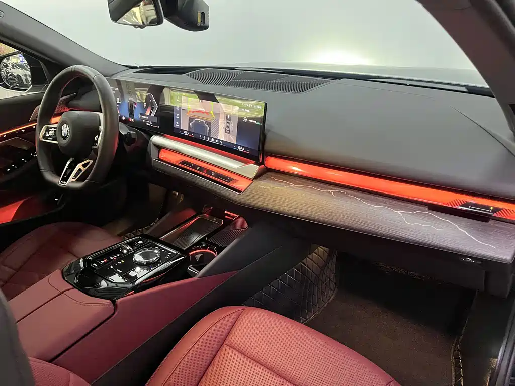 BMW 5 Series — миниатюра 7