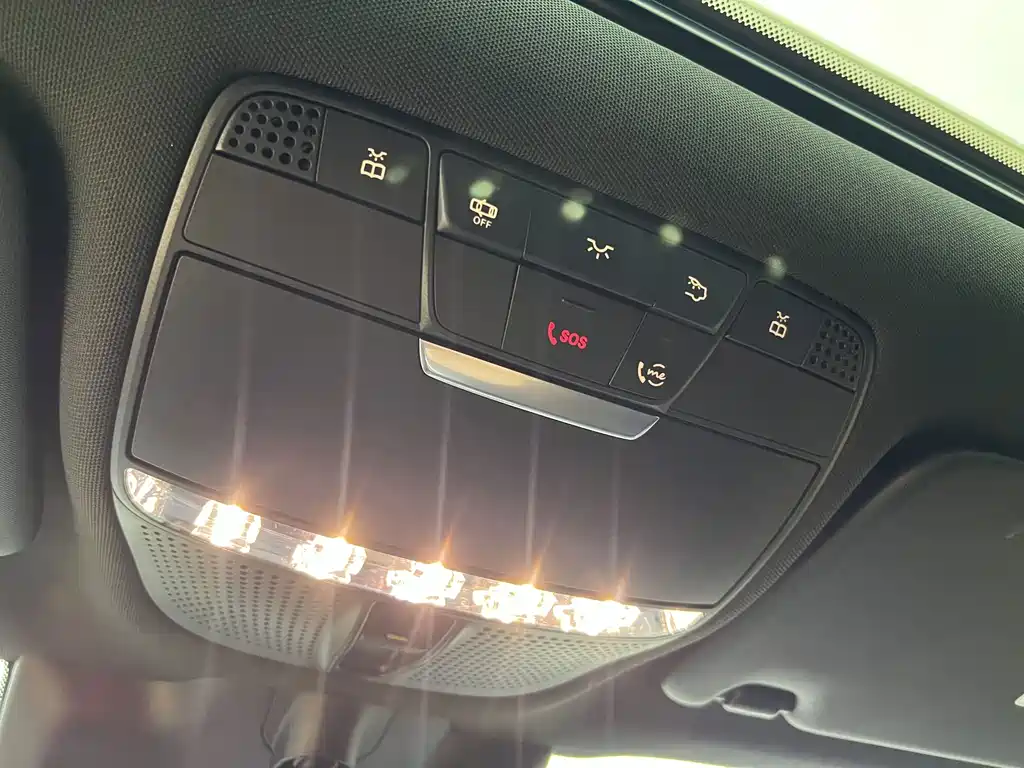 Mercedes-Benz EQC — миниатюра 14