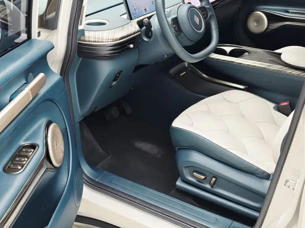 Baojun Yunduo — миниатюра 9