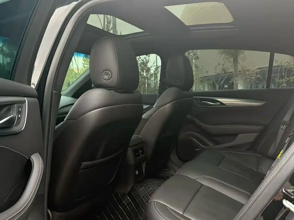 Cadillac CT5 — миниатюра 9