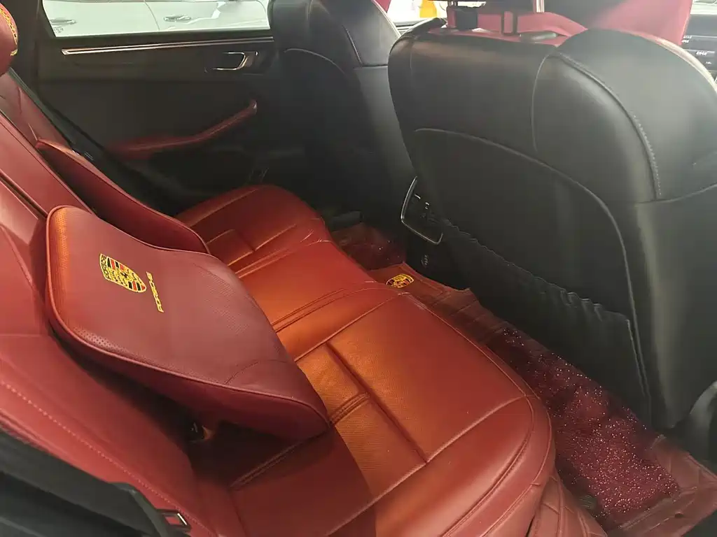 Porsche Macan — миниатюра 6