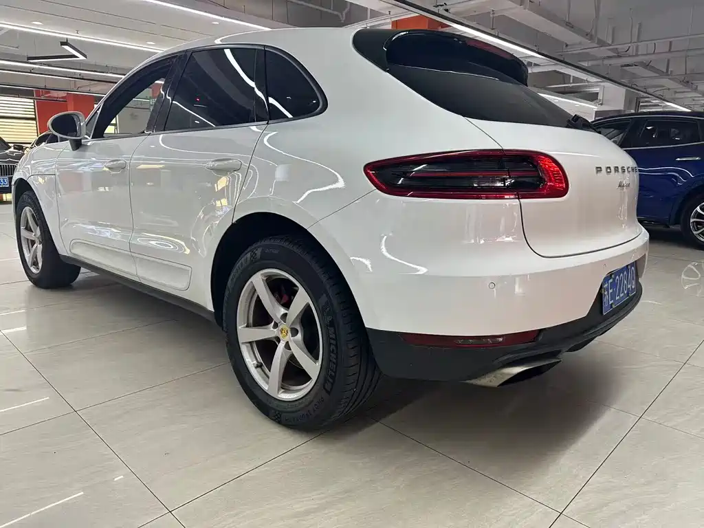 Porsche Macan — миниатюра 10
