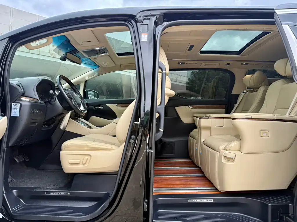 Toyota Alphard 2018 3.5L Luxury