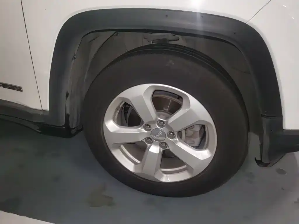 Jeep Compass — миниатюра 24