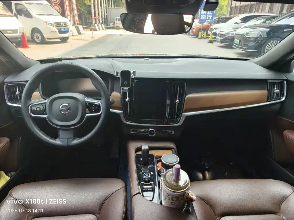 Volvo S90 — миниатюра 4
