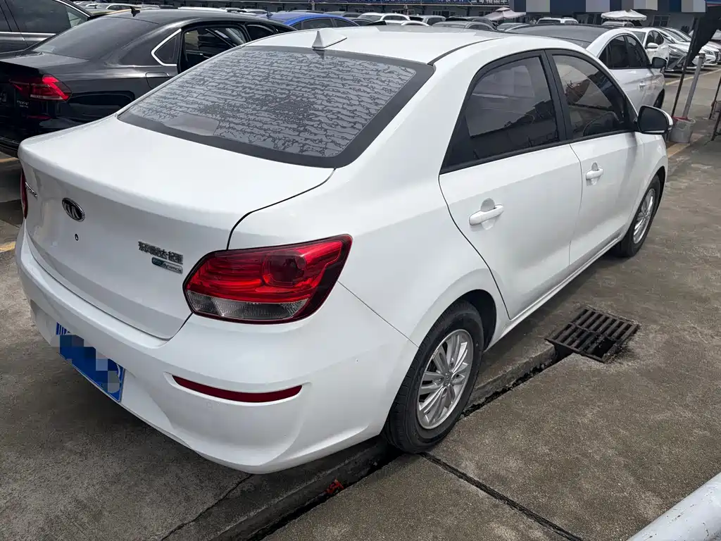 Kia Huanchi — миниатюра 6