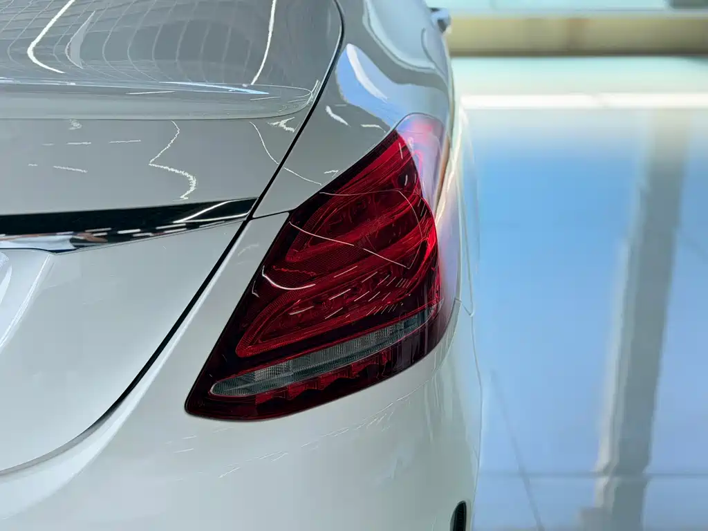Mercedes-Benz C-Class — миниатюра 9